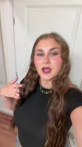 Amanda Cusano's Instagram, Twitter & Facebook