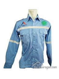Kaos lapangan biasa digunakan untuk kalangan pekerja maupun pelajar yang lebih banyak beraktivitas di luar ruangan (outdor) , kaos jenis ini. Baju Seragam Kerja Tersedia Berbagai Desain Model Gerai Seragam