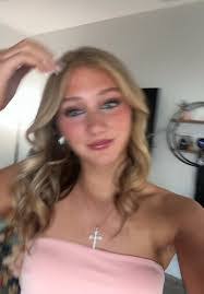 Leah Grady's Instagram, Twitter & Facebook