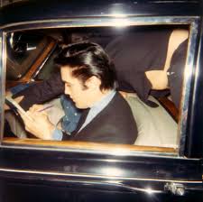 Elvis In His Car In Memphis In December 16 1967 With Friends Elvis Elvis Presley Elvis Presley Images