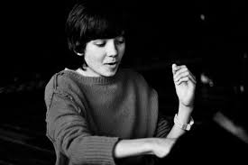 Résultat de recherche d'images pour "asa buterfield"