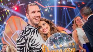 Mai 2020, 14:05 uhr autor: Let S Dance Profi Ekaterina Leonova Droht Ihr Jetzt Die Abschiebung Tv