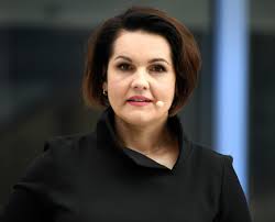 Jest absolwentką wydziału prawa i administracji uniwersytetu łódzkiego. Edyta Lewandowska Kim Jest Wiadomosci Maz Dziecko Kariera Zdjecia Plejada Pl