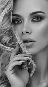 Beautiful Woman Beautiful Love Black And White Photography Love To Write Books Surf Hores Dance Love People Just Have Fun Sing Love To Write Boo In 2020 Black And White Portraits Beautiful Girl Face Beautiful Women Faces