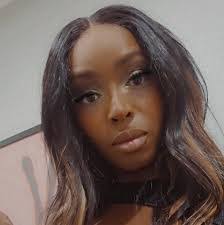 Jessica Neal's Instagram, Twitter & Facebook