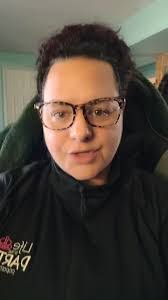 Denise Knott's Instagram, Twitter & Facebook