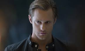 Alexander Skarsgård hat einen Cameo-Auftritt in „True Blood“ in „Was wir im  Schatten tun“