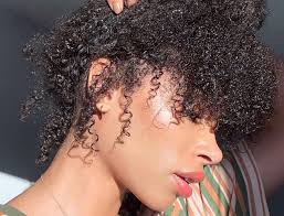 How to get natural, bouncy curly hair with none of the damage of heated rollers or curling wands. How To Safely Stretch Natural Hair Without Heat