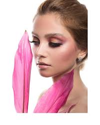 The secret of her flower … . . Published in @stylecruze Photography  @samiraparsashots Retouch @samiraparsashots Makeup TANNAZKHODAYARMUA Model  @niushatz . . #makeup #fashion #red_lipstick #model #beauty #photography  #retouch #portraitpainting #fineart ...