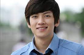 Ji chang wook, who is now everyone's favorite action star even if he doesn't want that (lol), appears in the january 2017 issue of a japanese magazine called hanryu pia … Ji Chang Wook ì§€ì°½ìš± Ph Ø¯Ø± ØªÙˆÛŒÛŒØªØ± Smile Donghae 2010 2011 As Carl Laker Donghae Thek2 Jichangwook Ji Chang Wook