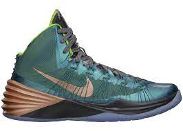 The kyrie 3 includes traction pods, and the 2 features a wraparound strap to help stabilize the foot. Nike Hyperdunk 2013 Kyrie Irving Australia Pe 599537 304