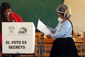El voto es un derecho, es por ello, que el domingo 11 de abril participa en las elecciones en donde se elige al próximo presidente del ecuador. Elecciones Ecuador 2021 Hoy En Vivo Ecuador En Completa Incertidumbre Por La Paridad Entre Yaku Perez Y Guillermo Lasso Hay 4 502 Votos De Diferencia Fotos Videos Mundo El Comercio Peru