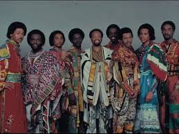 Ronald isley of the isley brothers and philip bailey of earth, wind & fire have both sold millions of albums. The Truth Behind The Isley Brothers And Earth Wind Fire Beef Youtube