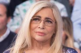 Mara venier è un'attrice e conduttrice televisiva, con una gloriosa carriera di oltre 40 anni. Mara Venier Ultime Notizie Chi E Cosa Fa E News Pagina 12 Di 45 Dilei