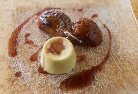 Aggiungete le pere sbucciate e pelate, fate cuocere a temperatura low per. Bavarese Alla Cannella E Pere Al Vino Rosso Picture Of Hotel Olivedo Restaurant Varenna Tripadvisor