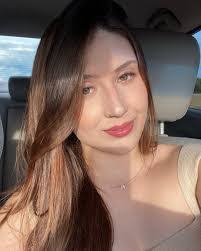 Beatriz Marino's Instagram, Twitter & Facebook