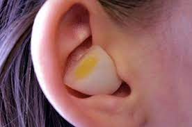 Tetesan air bawang tadi dimasukkan kedalam lobang telinga yang kemasukan air. Selain Bisa Mengurangi Radang Ini Manfaat Lain Dari Potongan Bawang Putih Yang Ditaruh Di Telinga Semua Halaman Bobo