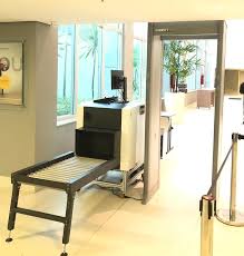 Detector de metais impermeável de 6,5 polegadas para encontrar ouro e prata em qualquer tipo de superfície. Veja 4 Boas Praticas De Seguranca No Aeroporto Vmi Security O Seu Mundo Mais Seguro