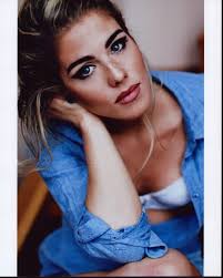 Amazon.com: Posterazzi Emily Bett Rickards Headshot In Denim Shirt Photo  Print (16 x 20)