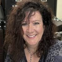 Lindsay Outten's Instagram, Twitter & Facebook