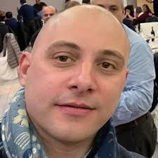 Durante la stagione MotoGP 2002 Valentino Rossi VR46 Official è davvero  veloccissimo... Troppo Veloce! Ai ragazzi del Fan Club si accende la  lampadina per una nuova gag: la gag dei Vigili 👮‍♂️L'idea