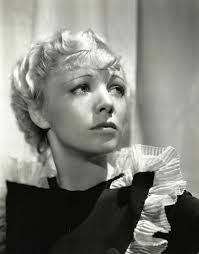 Isabelle Jewell's Instagram, Twitter & Facebook