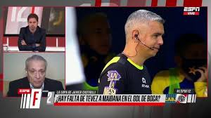 Castrilli atuou como árbitro da década de 80 até 1998, ganhando o apelido de sheriff por causa de seu caráter e suas decisões no campo, como cartões vermelhos e amarelos aplicados no jogo inclusive em menores infrações. Javier Castrilli Analyzed Carlos Tevez S Goal Jonatan Maidana S Kick And All The Controversies Of Boca Juniors Vs River Plate La Pelotita