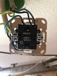 Für die küche oder egal ob sie lichtschalter und steckdosen für ihren neubau suchen oder ihre alten installationen. Gira Beleuchteter Schalter Anschliessen Computer Technik Technologie