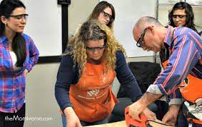Just be sure to register in advance to ensure yourself a spot in the classes you're interested in. The Home Depot Do It Herself Workshop Dihworkshop The Momiverse