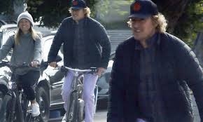 Owen wilson talks filming 'zoolander 2' in italy on 'jimmy kimmel live'here's a clip from owen wilson's visit to last night's jimmy kimmel live, where he tells. Owen Wilson Bundles Up In Blue As He Takes A Bike Ride With A Female Friend During Quarantine Daily Mail Online