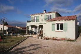 Location D Une Villa En Provence Avec Balcon Et Piscine A Vedene Vaucluse Provence Alpes Cote D Azur