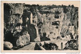 Vallon Pont D Arc Les Grottes Et L Entree Du Tunnel En Vente Sur Delcampe Vallon Pont D Arc Pont En Arc Vallon