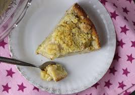 Rhabarberkuchen Mit Streuseln Und Puddingfullung Dailyvegan