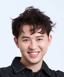 Lee Eason's Instagram, Twitter & Facebook