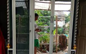 Jual furniture mebel rumah online › unik, minimalis & modern › informa & ace › cicilan 0% free ongkir ⚡ 100% asli ⭐ di ruparupa. Desain Lemari Pakaian Aluminium Language Id Lemari Pakaian Aluminium Frame Coklat Kaca Es 3 Pintu