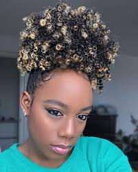 Pineapple method is actually a great way to achieve. 5 Flattering Pineapple Updos And The Guide To Pineapple Method