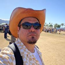 Calling all Stagecoach fans: We've got the ultimate giveaway. We're giving  away a pair of 3-day GA passes and two round-trip Main Cabin tickets to  anywhere we fly. 🤠🌵🎶 To enter: ✈️