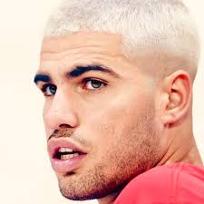 So our dear friend Dorinda Medley's brother John, Mark, Greg, Marco and I  all spent a super fun afternoon surprising Dorinda at her book signing  today in the Berkshires; then,