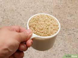 El arroz integral es más difícil de cocinar ya que necesita más tiempo de cocción en comparación del arroz blanco. Como Preparar Arroz Integral En Una Olla Arrocera