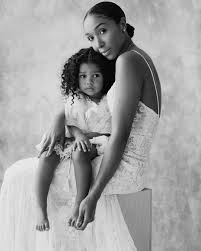 Mommy And Me Photo Shoot Featuring Melanie Marie Anndrew Marie See More Pics On Mommy Daughter Photos Mommy Daughter Photography Mother Daughter Photoshoot