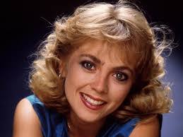 Annie Jones's Instagram, Twitter & Facebook