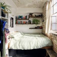 10 Maneras De Decorar Una Habitacion Matrimonial Pequena Mujer De 10 Guia Real Para La Mujer Actual Enterate Ya Habitacion Matrimonial Pequena Como Decorar Habitaciones Pequenas Decoracion De Dormitorio Para Hombres
