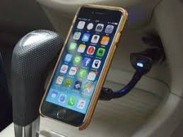 エルミタージュ秋葉原 1秒着脱の 挟まない 車載スマホホルダー スマホキャッチャー サンコーから 車載 着脱 秋葉原