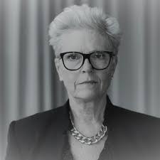 Susanne Howard's Instagram, Twitter & Facebook