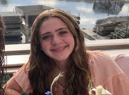 Stefanie Edwards's Instagram, Twitter & Facebook