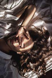 Pin By Mel On My Pics Shadow Portraits Tumblr Photography Shadow Photography