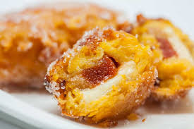 There are more adventurous dishes such as roasted ants (homiga culona), guinea pig, and fried intestines (chunchillos), as well as comfort foods like arepas. 17 Best Colombian Food Dishes You Should Try Right Now