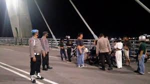 Jenseits des 600 km breiten meeres im osten (selat kerimata) liegt die insel borneo. Patroli Gabungan Tni Polri Antisipasi Aksi Terorisme Di Kabupaten Bangka Ini Hasilnya Bangka Pos