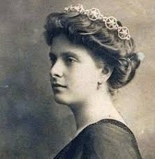 Queen Victoria's 9 Children Over The Years