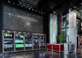 See today's best deals from 50+ retailers. Le Nouveau Magasin Nike Sur Les Champs Elysees Ouvre Ses Portes Sortiraparis Com